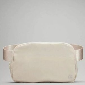 White Opal Luluemon Everywhere Belt Bag
